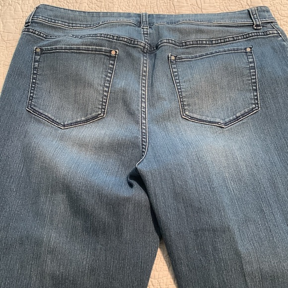 Chico’s Fabulously Slimming Jeans - 12 Short - Picture 11 of 16
